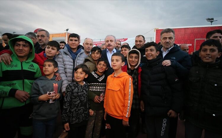  TBMM Başkanı Şentop, Kahramanmaraş’ta depremzedelerle çadır kentte iftar yaptı